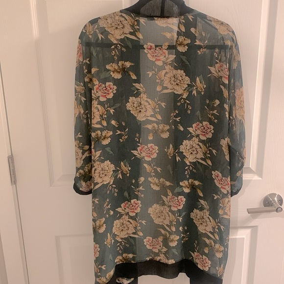 Floral kimono style wrap/robe - Picture 3 of 3